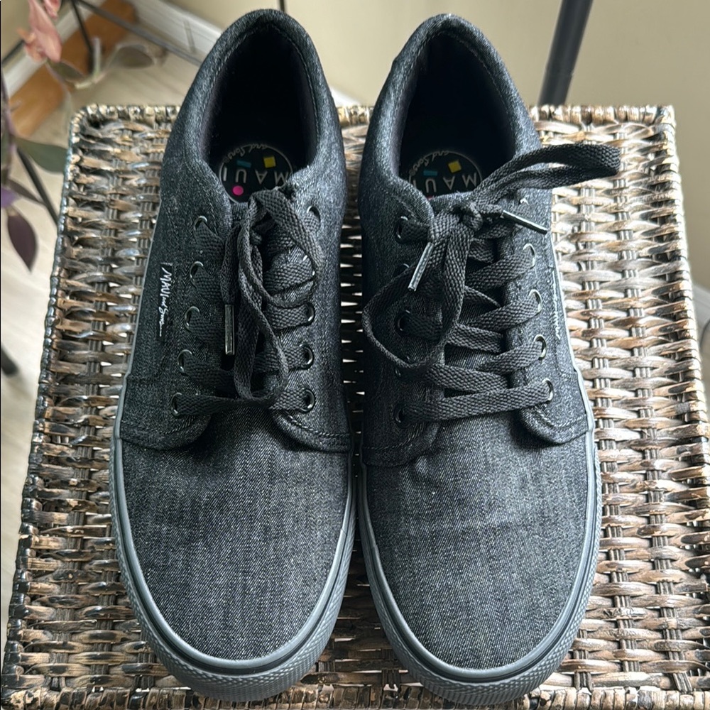 Maui and Sons Black/Gray Men’s Sneakers Size 9